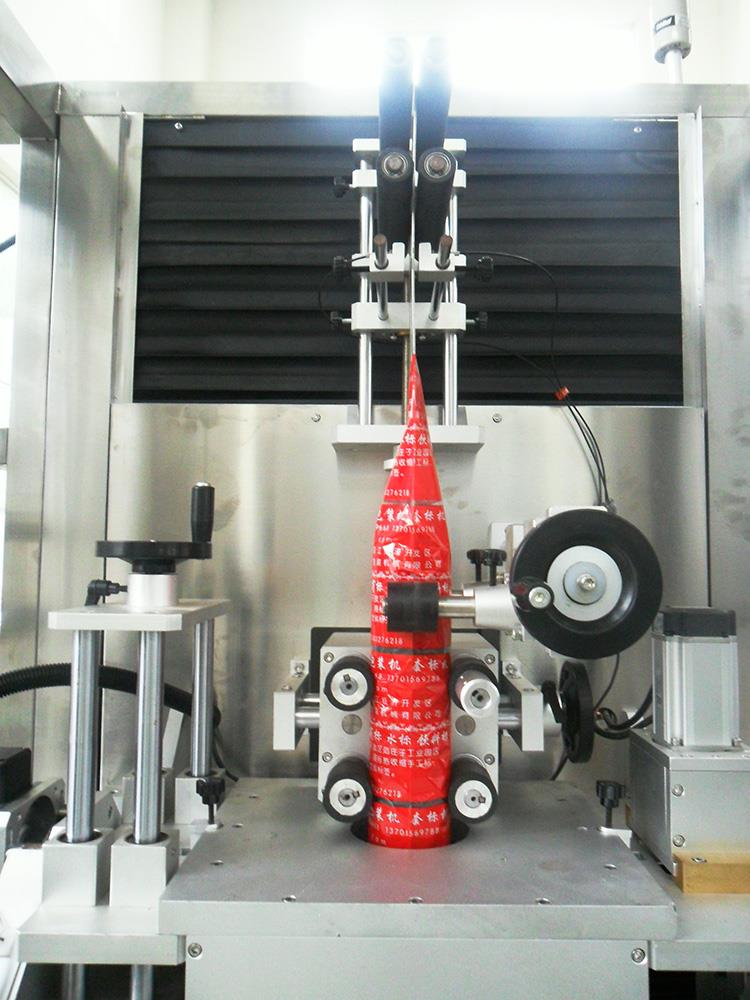 Máquina automática de rotulagem de manga termorretrátil garrafa plástica de suco de água